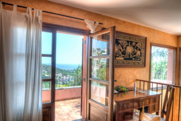 #6358 - Villa Teresa | Holiday Rentals | Hello Homes Sitges