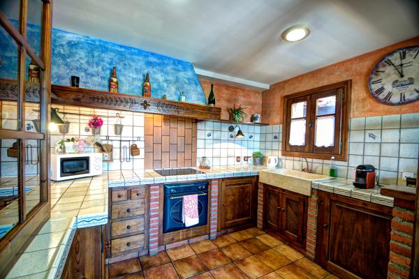 #6365 - Villa Teresa | Holiday Rentals | Hello Homes Sitges