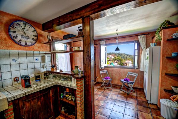 #6369 - Villa Teresa | Holiday Rentals | Hello Homes Sitges