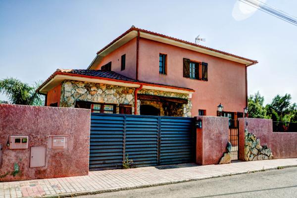 #6377 - Villa Teresa | Holiday Rentals | Hello Homes Sitges