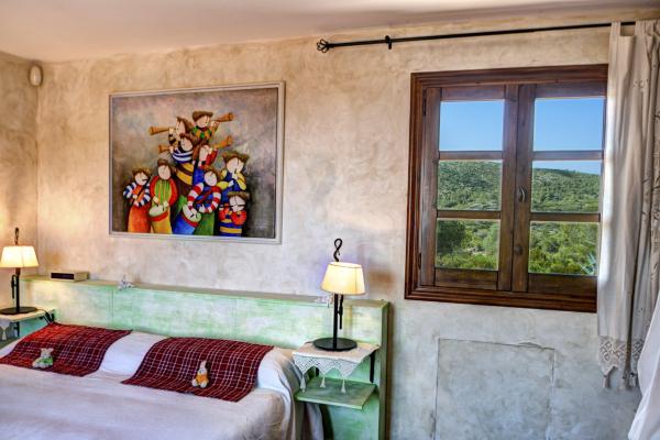 #6383 - Villa Teresa | Holiday Rentals | Hello Homes Sitges