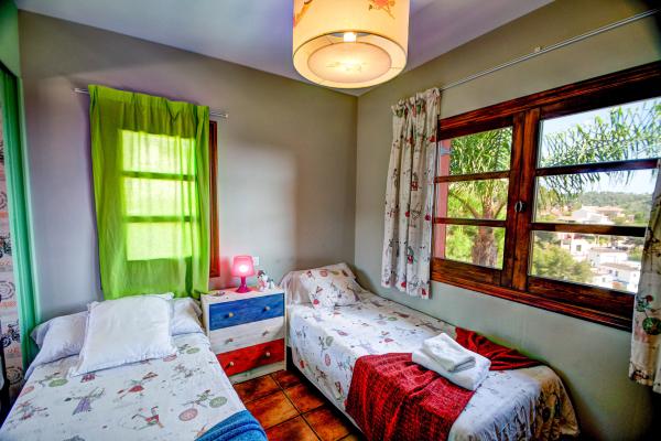 #6384 - Villa Teresa | Holiday Rentals | Hello Homes Sitges
