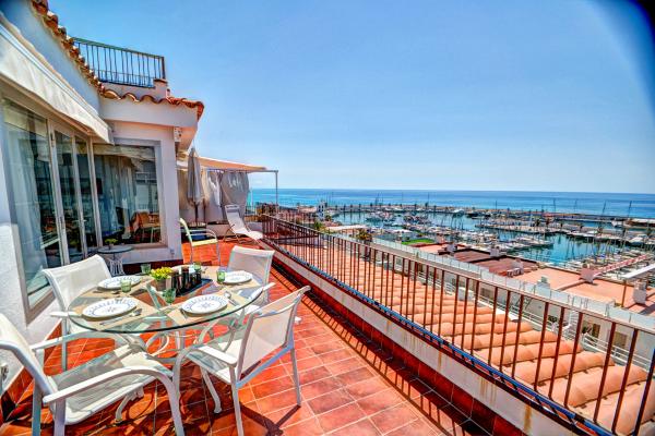 #6735 - AMAZING DUPLEX AIGUADOLC | Ferieudlejning | Hello Homes Sitges
