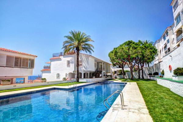 #6745 - AMAZING DUPLEX AIGUADOLC | Ferieudlejning | Hello Homes Sitges