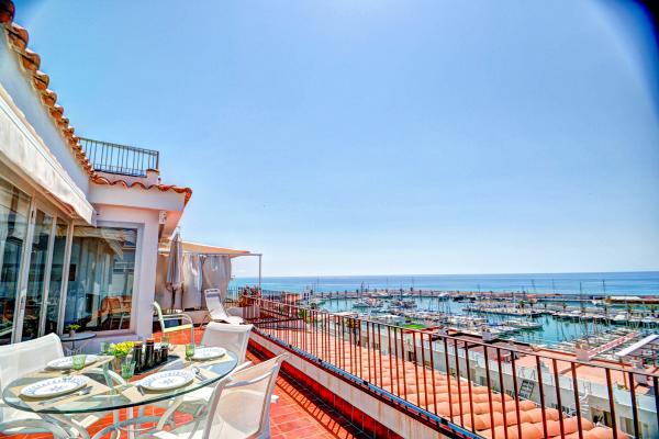 #6747 - AMAZING DUPLEX AIGUADOLC | Ferieudlejning | Hello Homes Sitges