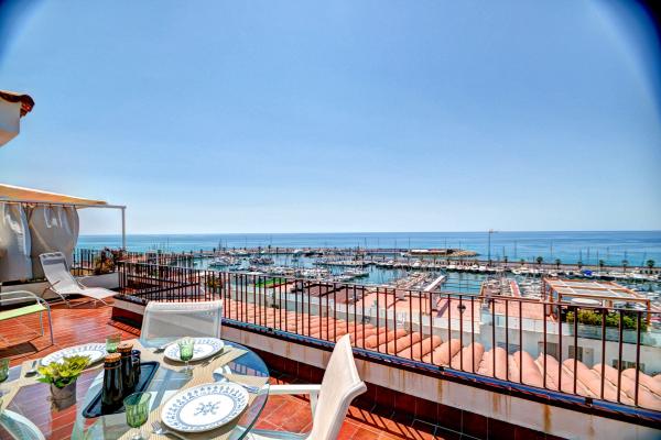 #6748 - AMAZING DUPLEX AIGUADOLC | Ferieudlejning | Hello Homes Sitges