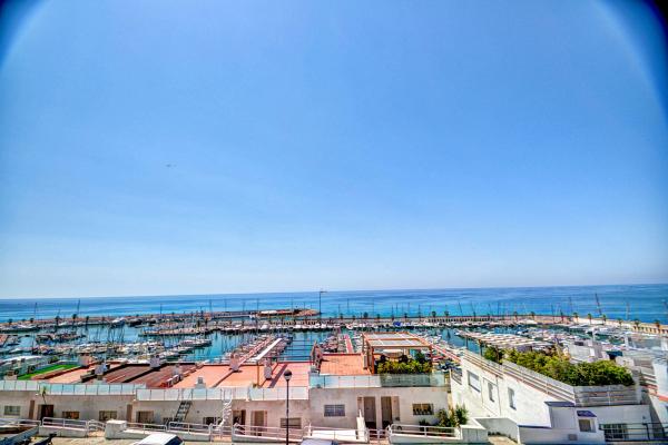 #6749 - AMAZING DUPLEX AIGUADOLC | Ferieudlejning | Hello Homes Sitges