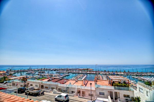#6753 - AMAZING DUPLEX AIGUADOLC | Ferieudlejning | Hello Homes Sitges