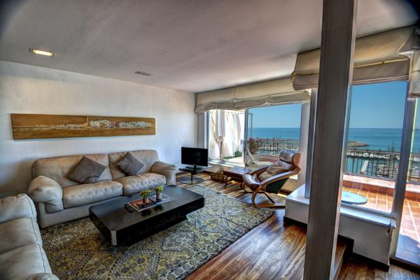 #6756 - AMAZING DUPLEX AIGUADOLC | Ferieudlejning | Hello Homes Sitges
