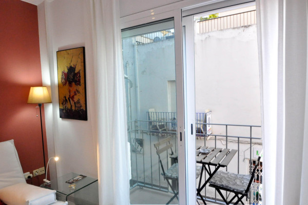 Modern, Well-Appointed Room