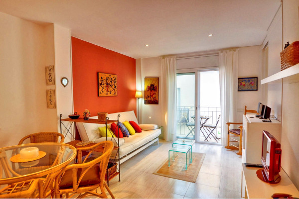 Modern, Well-Appointed Room