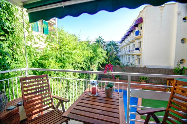 #6992 - Malkovich 1BR | Holiday Rentals | Hello Homes Sitges
