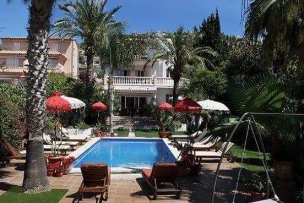 #7049 - Villa Paradise | Holiday Rentals | Hello Homes Sitges