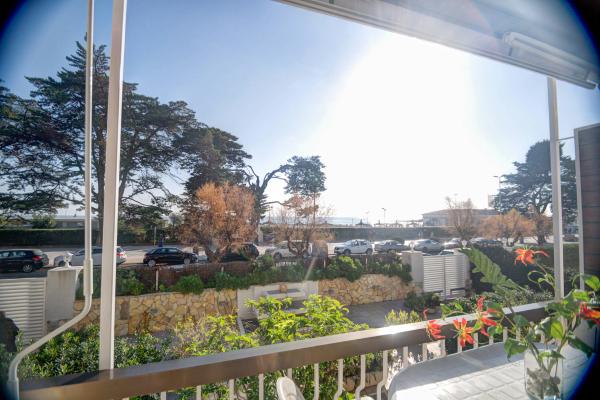 #7051 - Sea Breeze Apartment | Holiday Rentals | Hello Homes Sitges