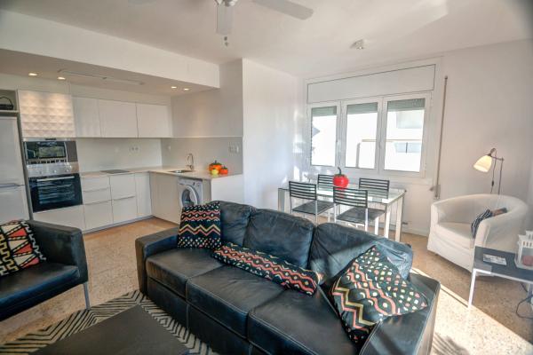 #7056 - Sea Breeze Apartment | Holiday Rentals | Hello Homes Sitges