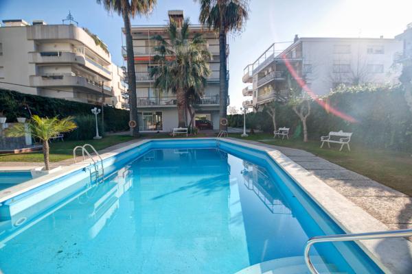 #7061 - Sea Breeze Apartment | Holiday Rentals | Hello Homes Sitges