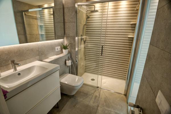 #7064 - Sea Breeze Apartment | Holiday Rentals | Hello Homes Sitges