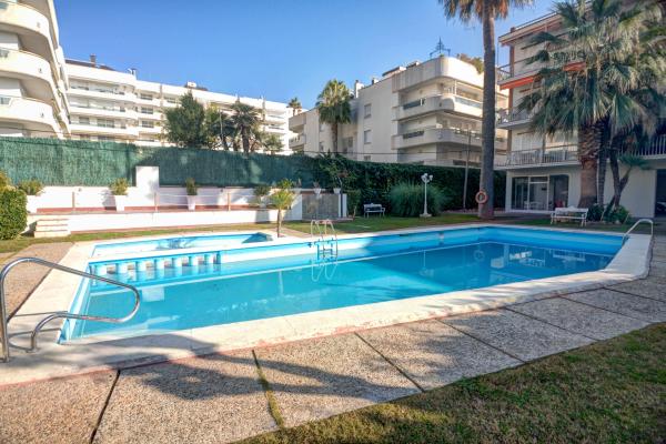 #7065 - Sea Breeze Apartment | Holiday Rentals | Hello Homes Sitges