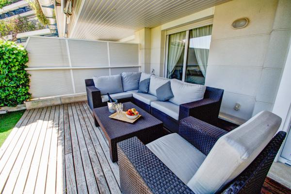 #7237 - Luxury Apartment with Swimming Pool | Holiday Rentals | Hello Homes Sitges