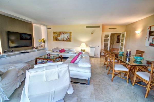 #7239 - Luxury Apartment with Swimming Pool | Holiday Rentals | Hello Homes Sitges