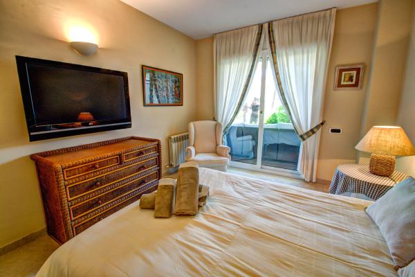#7240 - Luxury Apartment with Swimming Pool | Holiday Rentals | Hello Homes Sitges