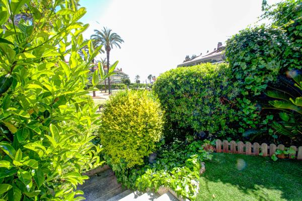 #7241 - Luxury Apartment with Swimming Pool | Holiday Rentals | Hello Homes Sitges