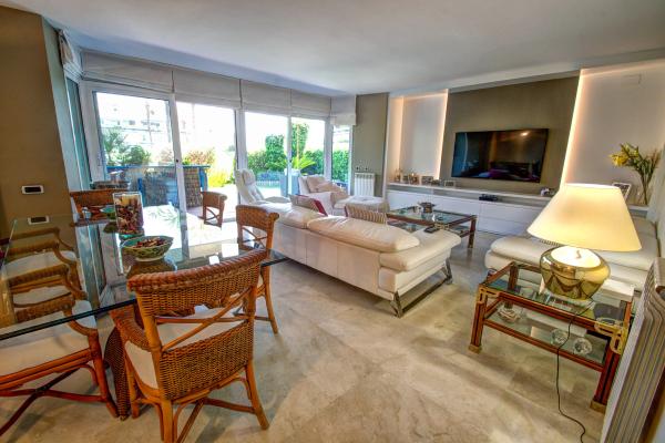 #7250 - Luxury Apartment with Swimming Pool | Holiday Rentals | Hello Homes Sitges