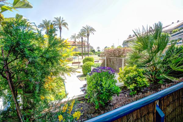 #7258 - Luxury Apartment with Swimming Pool | Holiday Rentals | Hello Homes Sitges