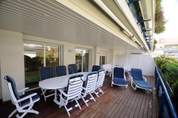 #7267 - Luxury Apartment with Swimming Pool | Holiday Rentals | Hello Homes Sitges