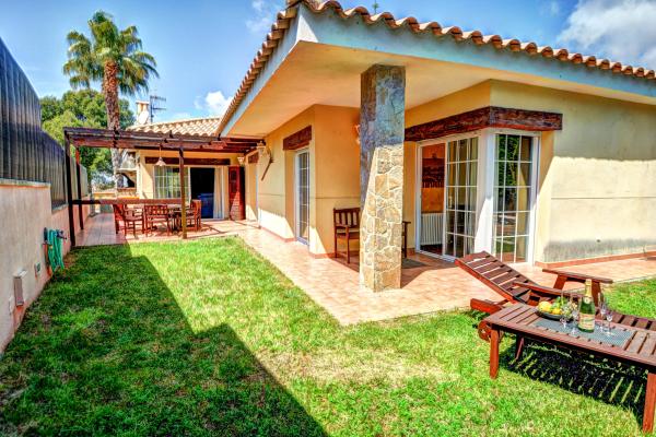#7300 - Dream House | Holiday Rentals | Hello Homes Sitges