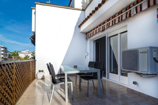#73024 - Amazing Terrace in the Center | Holiday Rentals | Hello Homes Sitges