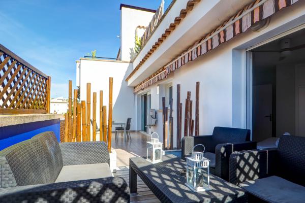 #73026 - Amazing Terrace in the Center | Holiday Rentals | Hello Homes Sitges