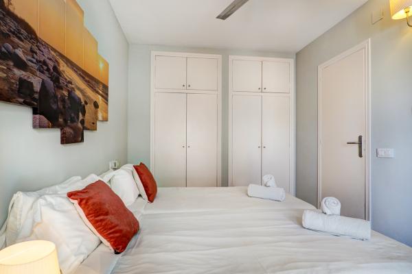 #73030 - Amazing Terrace in the Center | Holiday Rentals | Hello Homes Sitges