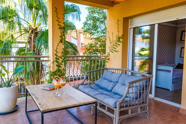 #74226 - Villa Rocamar | Holiday Rentals | Hello Homes Sitges