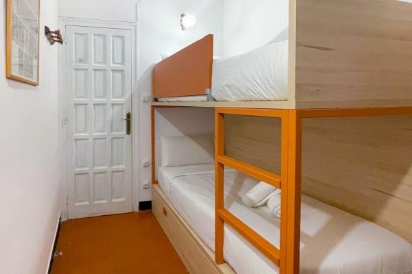 #74265 - Red Velvet Apartment | Seasonal Rentals | Hello Homes Sitges