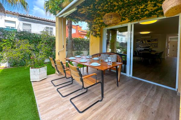 #75306 - Villa Rocamar | Location de Vacances | Hello Homes Sitges