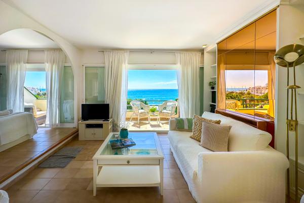 #75514 - Calypso Apartment | Holiday Rentals | Hello Homes Sitges