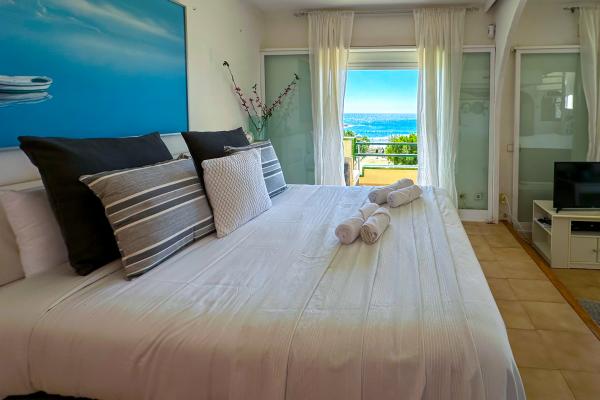 #75528 - Calypso Apartment | Holiday Rentals | Hello Homes Sitges