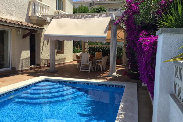 #7569 - Villa Emperor | Ferieudlejning | Hello Homes Sitges