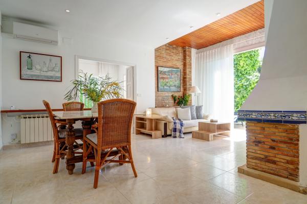 #76487 - Vinyet Serenity | Holiday Rentals | Hello Homes Sitges