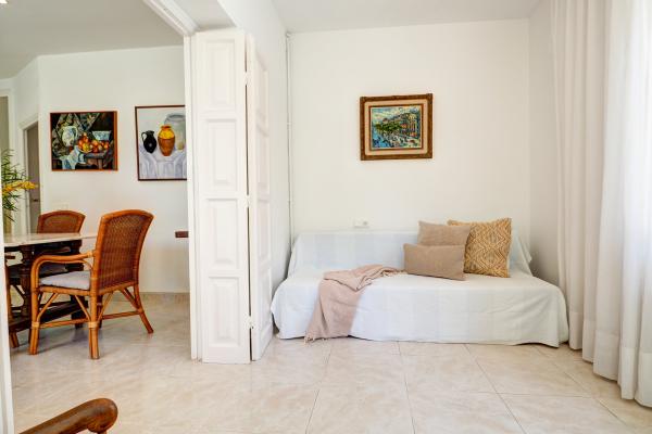 #76499 - Vinyet Serenity | Holiday Rentals | Hello Homes Sitges