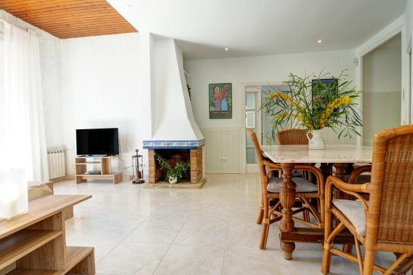 #76500 - Vinyet Serenity | Holiday Rentals | Hello Homes Sitges