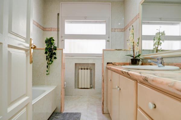 #76511 - Vinyet Serenity | Holiday Rentals | Hello Homes Sitges