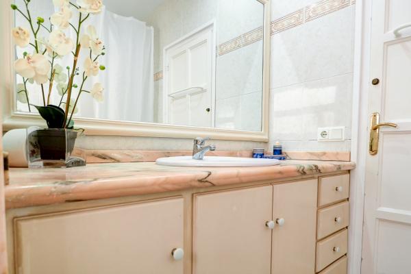 #76513 - Vinyet Serenity | Holiday Rentals | Hello Homes Sitges