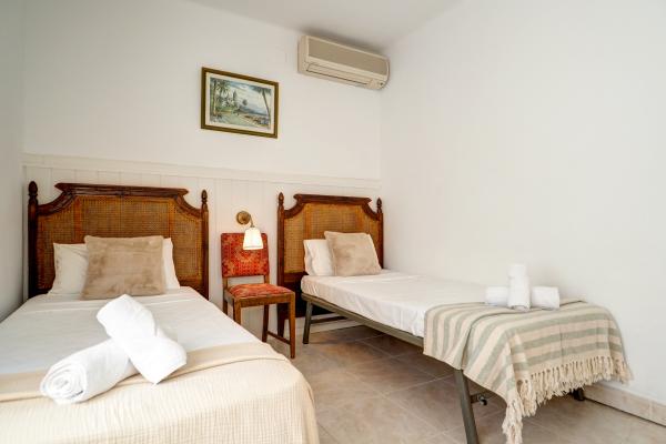 #76518 - Vinyet Serenity | Holiday Rentals | Hello Homes Sitges