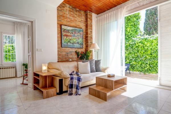 #76520 - Vinyet Serenity | Holiday Rentals | Hello Homes Sitges