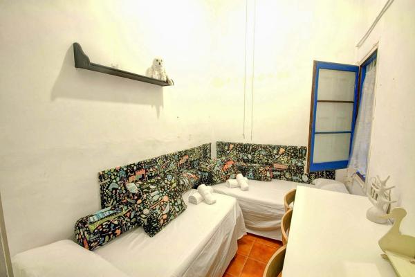 #7773 - Las Ventanas | Holiday Rentals | Hello Homes Sitges
