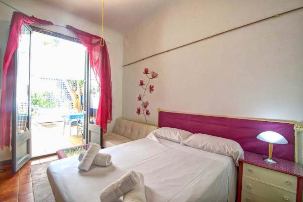 #7780 - Las Ventanas | Holiday Rentals | Hello Homes Sitges