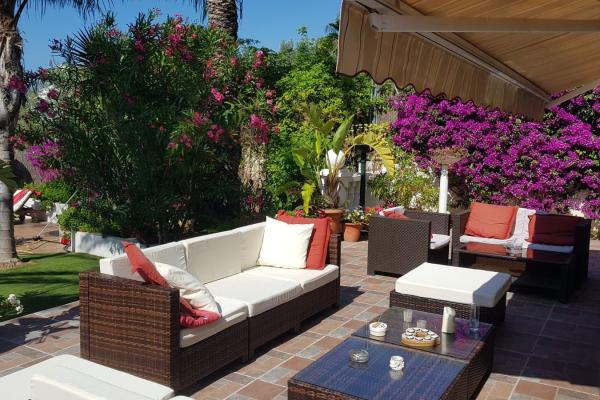 #7825 - Villa Paradise | Holiday Rentals | Hello Homes Sitges