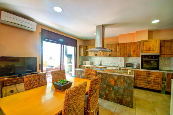 #7846 - Relax house | Holiday Rentals | Hello Homes Sitges